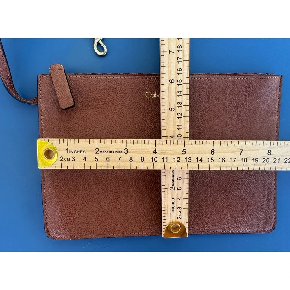 Calvin Klein Leather Wristlet‎ Small Clutch Bag Wallet Tan Neutral